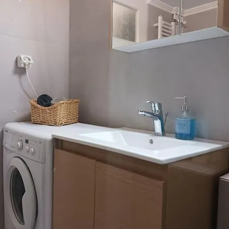 Urban Metro Line 3 1min Walk Apartment *