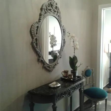 Urban Metro Line 3 1min Walk Apartment *